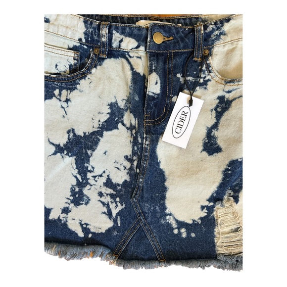 NWT Cider mini jean pleated skirt distressed adorable New size L 30”W x 15 1/2” - Picture 3 of 6